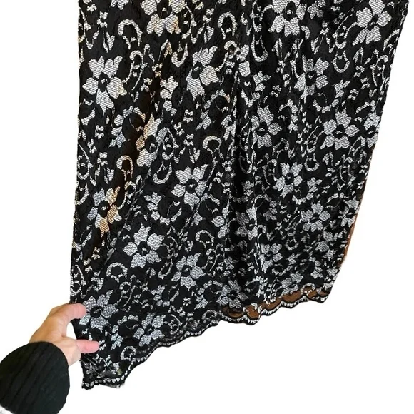 Pennington’s Cocktail Lace Floral Silver/White/Black Stretchy Dress-Size 1X - Picture 11 of 14